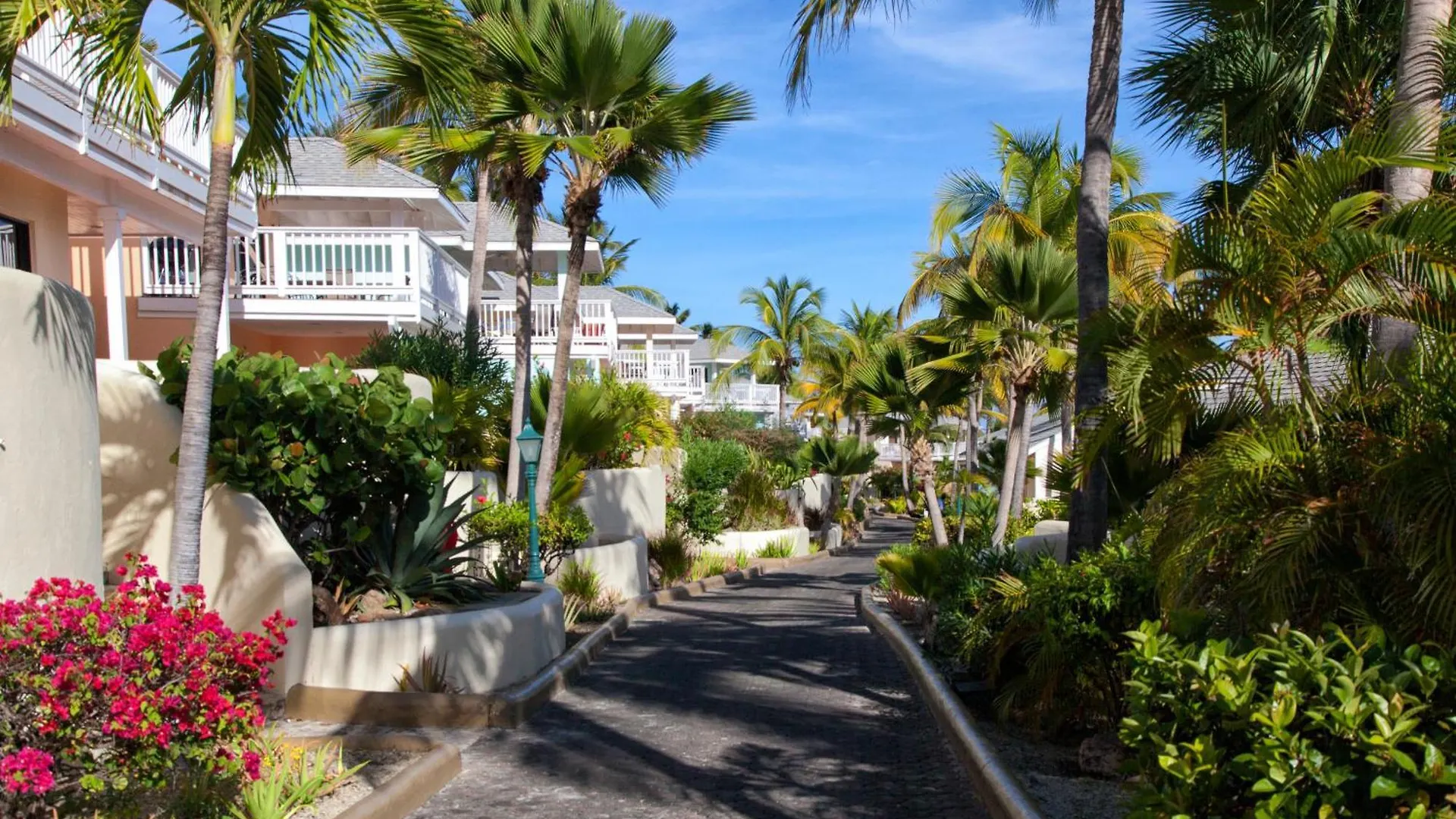 St. James'S Club Resort Mamora Bay